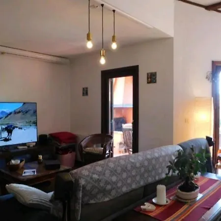 Pour 5 Personnes Avec Jardin Et Piscine Privee Villa Villeneuve-Loubet