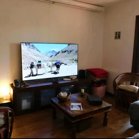 Pour 5 Personnes Avec Jardin Et Piscine Privee *