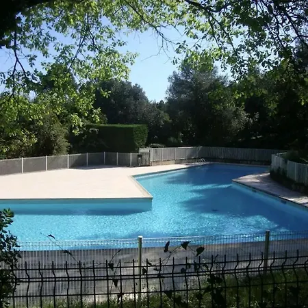 Pour 5 Personnes Avec Jardin Et Piscine Privee * Villeneuve-Loubet