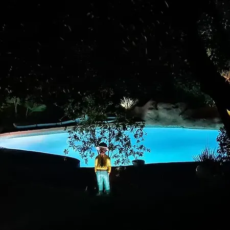 Pour 5 Personnes Avec Jardin Et Piscine Privee ヴィラ