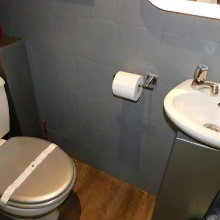Pour 5 Personnes Avec Jardin Et Piscine Privee * Villeneuve-Loubet