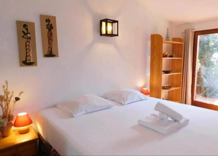 ヴィラ Pour 5 Personnes Avec Jardin Et Piscine Privee ヴィルヌーヴ・ルベ