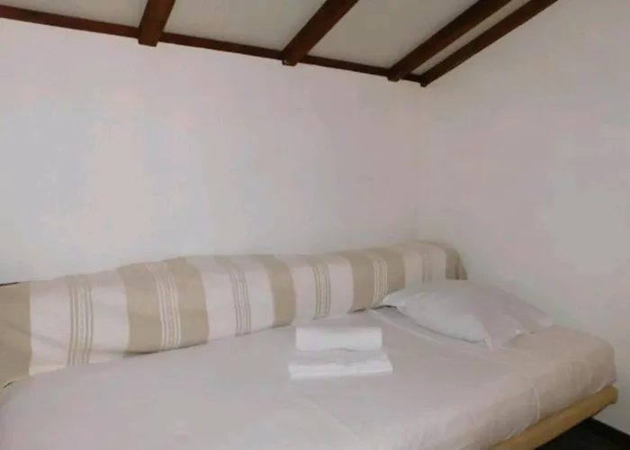 Pour 5 Personnes Avec Jardin Et Piscine Privee * ヴィルヌーヴ・ルベ