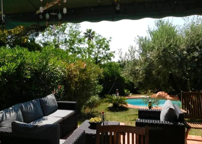 ヴィラ Pour 5 Personnes Avec Jardin Et Piscine Privee ヴィルヌーヴ・ルベ