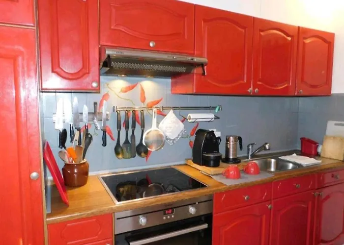 Pour 5 Personnes Avec Jardin Et Piscine Privee