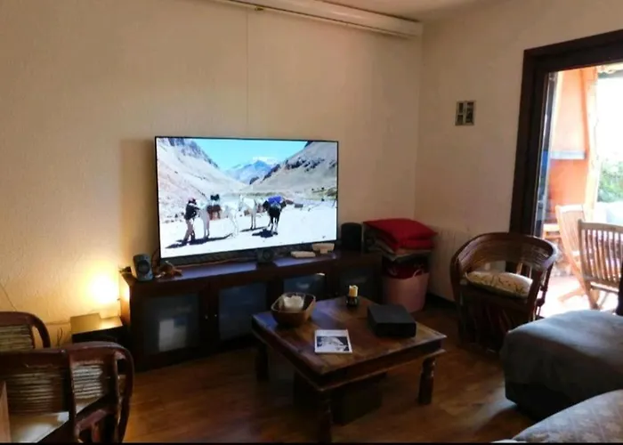 Pour 5 Personnes Avec Jardin Et Piscine Privee *