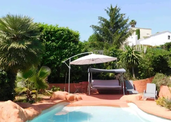 ヴィラ Pour 5 Personnes Avec Jardin Et Piscine Privee ヴィルヌーヴ・ルベ